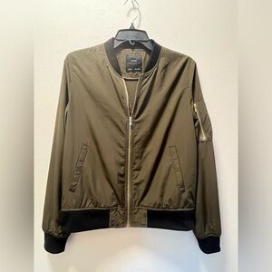 Zara Trendy Outerwear Casual Windbreaker Bomber Jacket, Women’s Med, Army Green